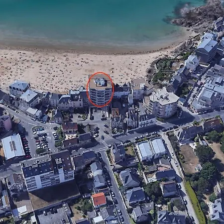 Les Pieds Dans L'eau - Sur La Plage Saint-Malo